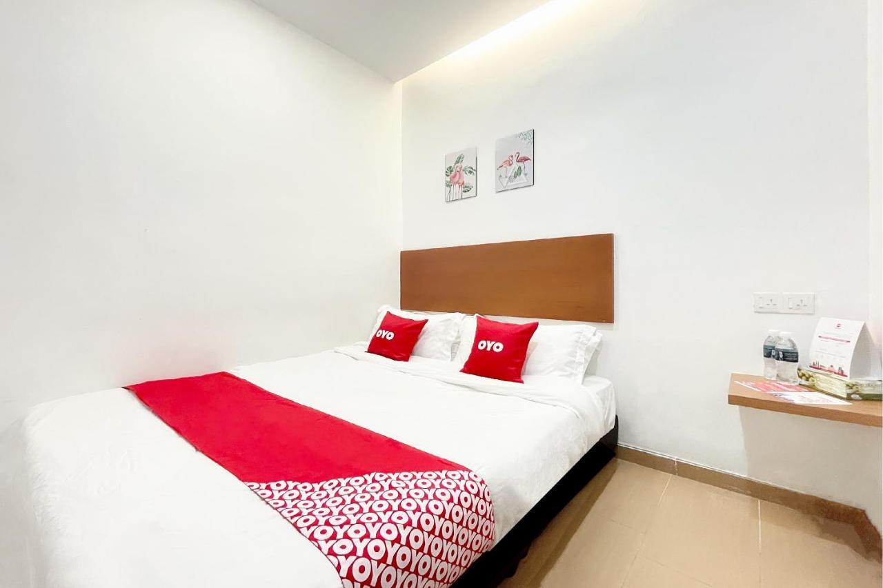 Oyo 90334 Mawlaya Hotel Bayan Lepas Exterior photo